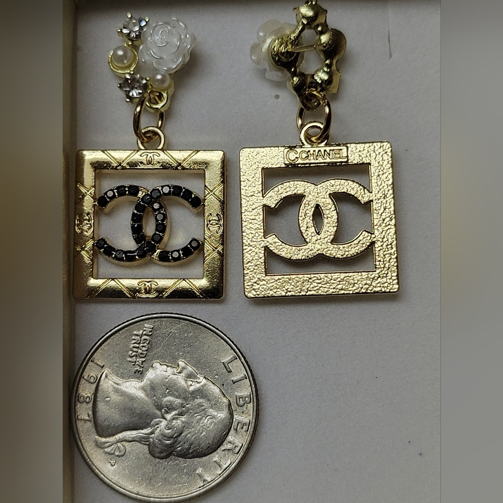 Gold Crystal Earings, New - Picture 3 of 3